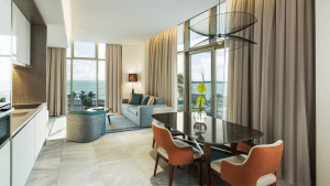 Ihg, Th8 Palm Dubai Beach Resort, Suite Wohnzimmer