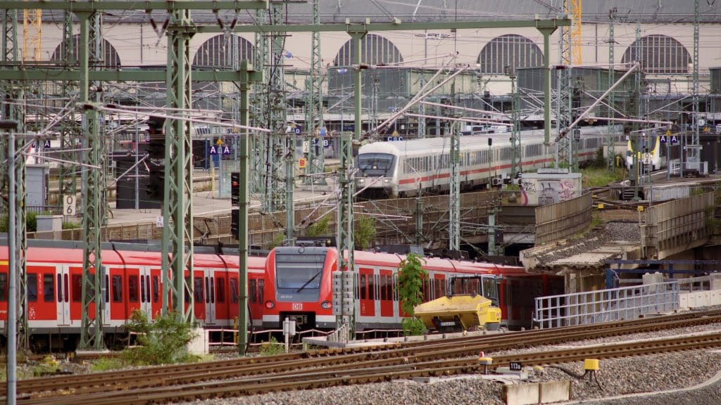 Zug Bahnhof Baustelle