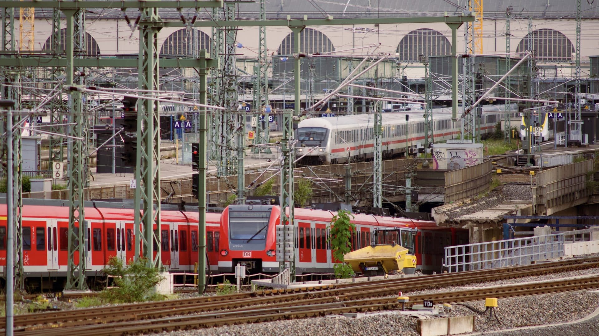 Zug Bahnhof Baustelle