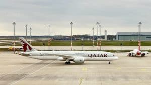 Qatar Airways Boeing 787-9 am BER