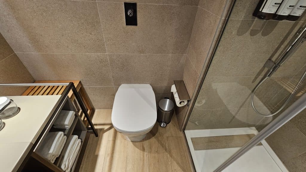 Hyatt Regency Malta Badezimmer Toilette