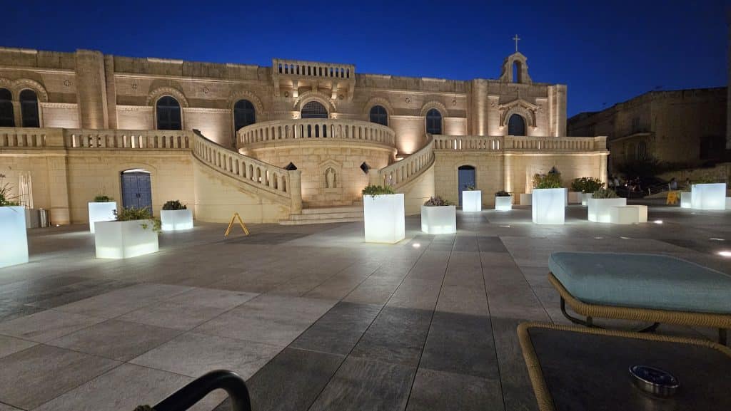 Hyatt Regency Malta Seeds Tische Hof