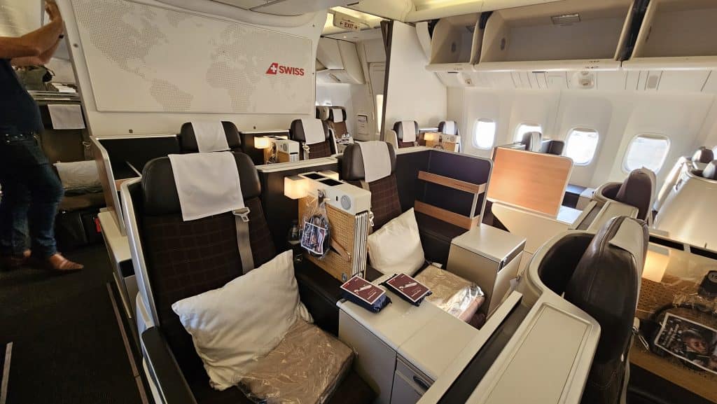 Swiss Business Class Boeing 777 300 Sitze 4