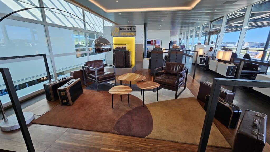 Swiss Senator Lounge Zürich E Dekorierter Bereich 2