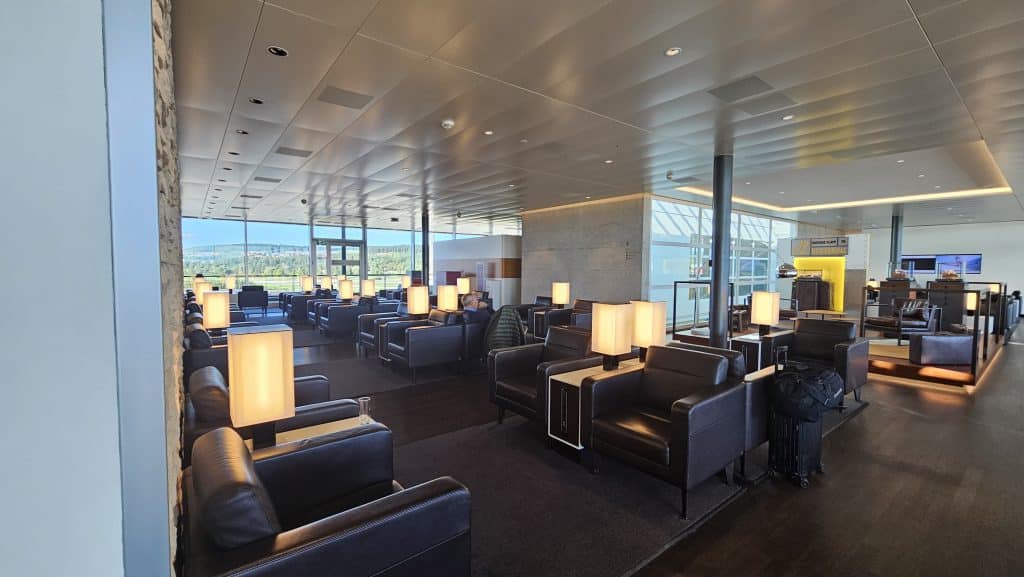 Swiss Senator Lounge Zürich E Sitzgelegenheiten 6