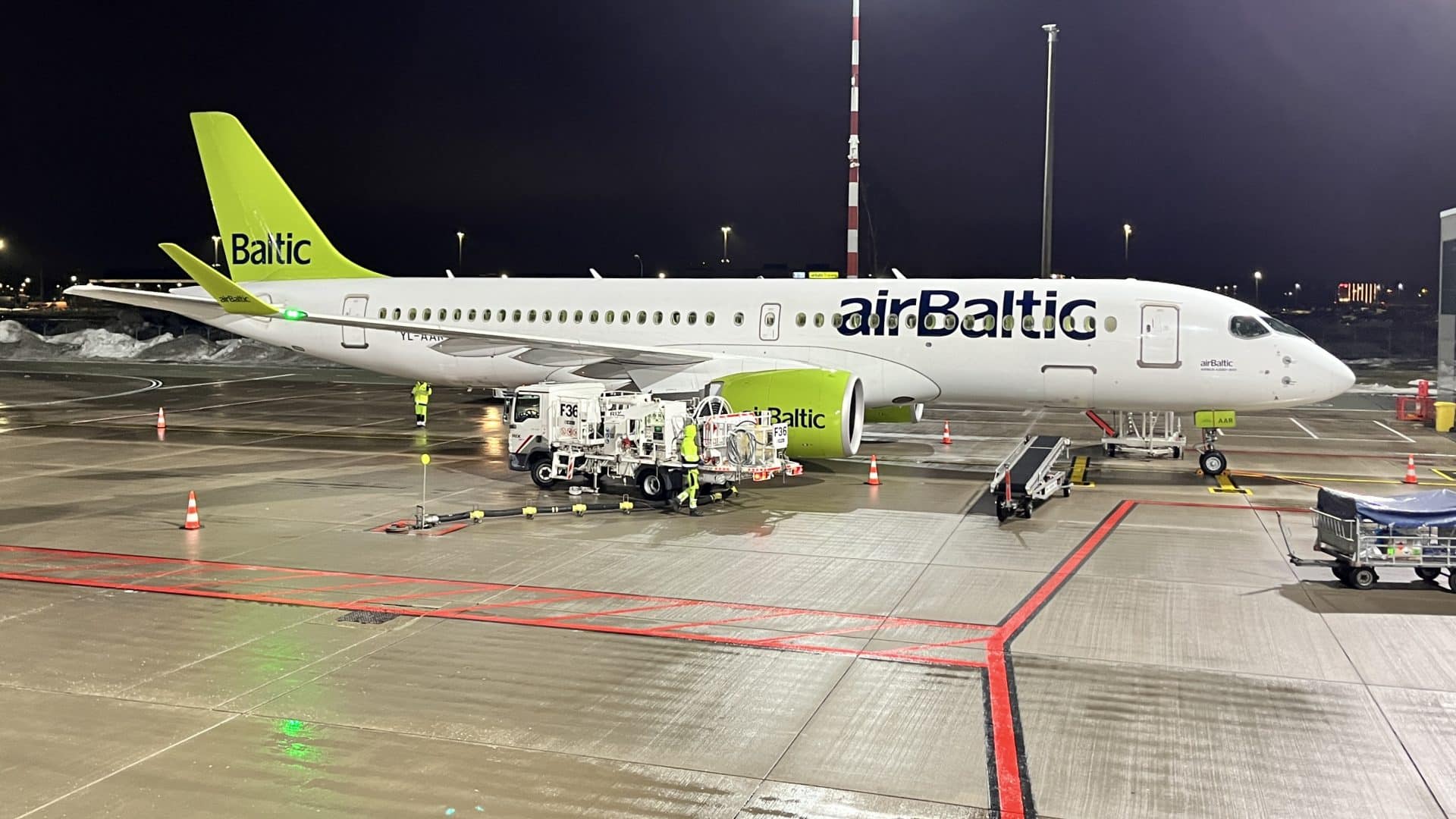 AirBaltic Airbus A220 300