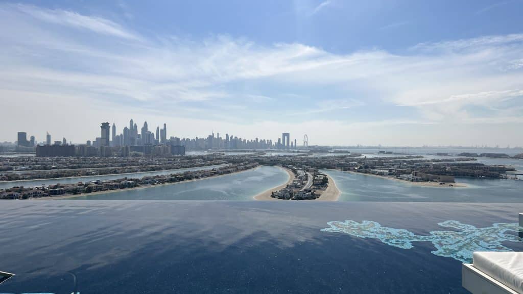 Atlantis The Royal Dubai Infinity Pool Ausblick 
