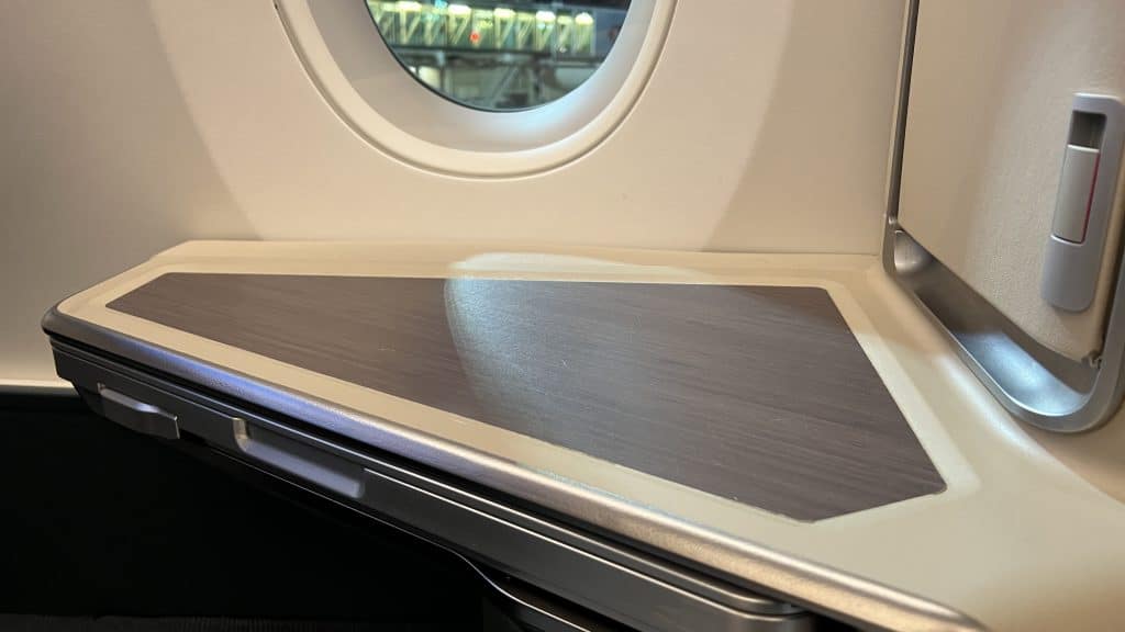 Cathay Pacific Business Class Airbus A350 Ablage 