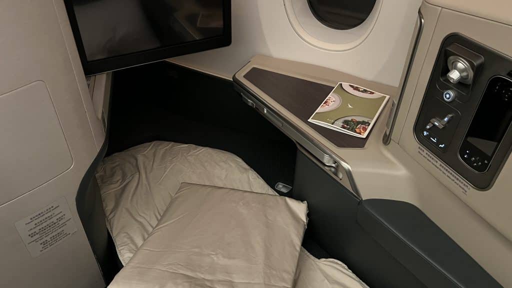 Cathay Pacific Business Class Airbus A350 Bett