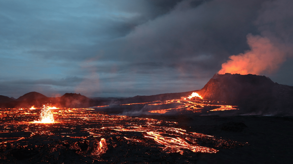 Vulkan In Island Ausbruch Lava
