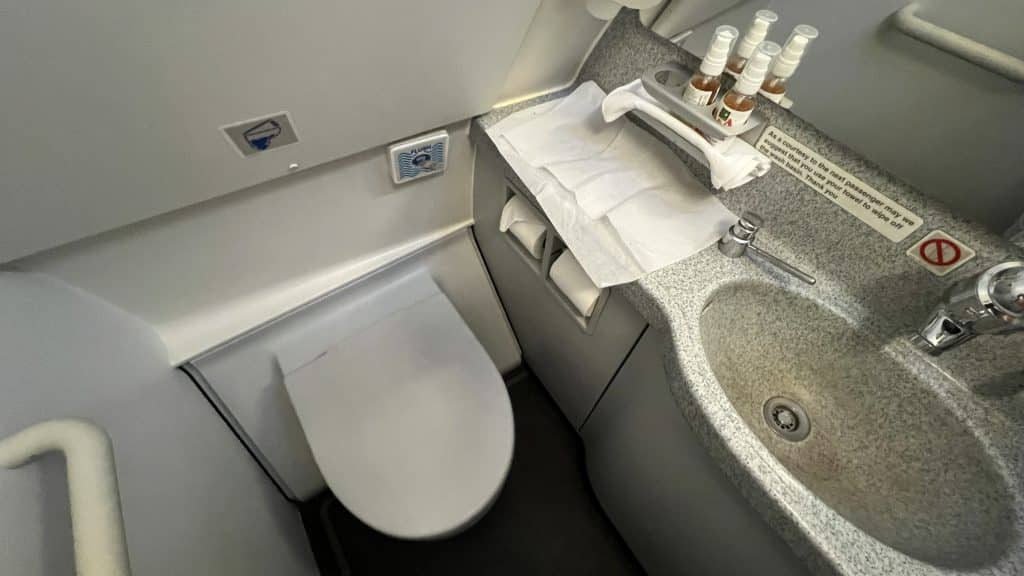 Bangkok Airways Business Class Airbus A319 Toilette