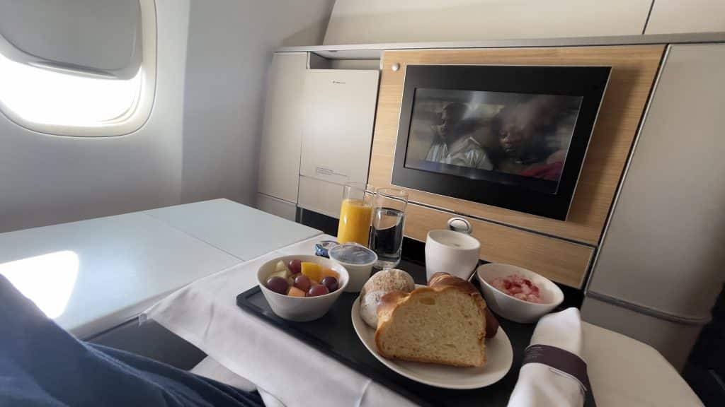 Frühstück in der Swiss Business Class dank Lufthansa Streik