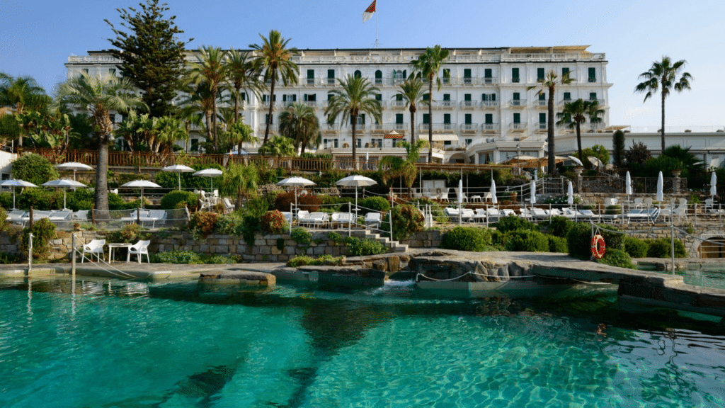 Royal Hotel Sanremo Pool Ansicht 