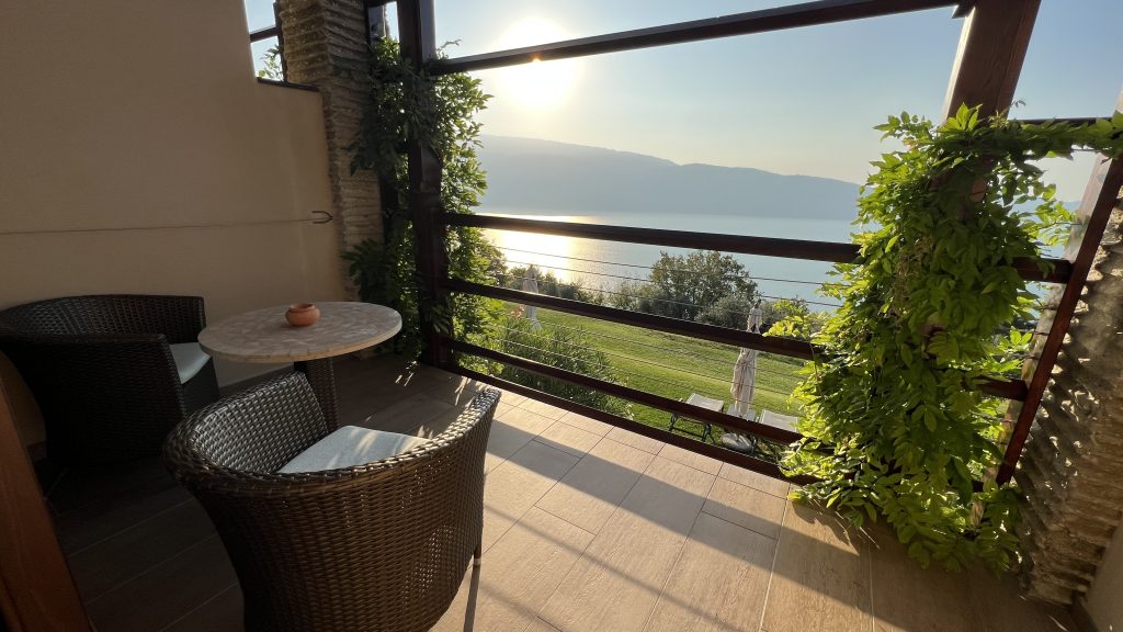 Lefay Resort Spa Lago Di Garda Balkon Sonnenaufgang
