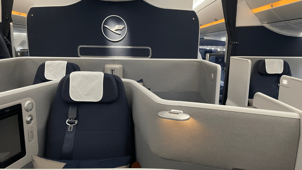 Lufthansa Allegris A350 Business Class 