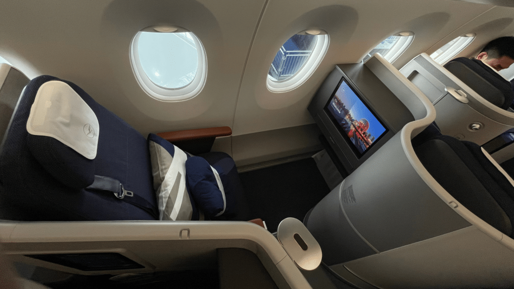 Lufthansa Allegris A350 Business Class Privacy Seat 1