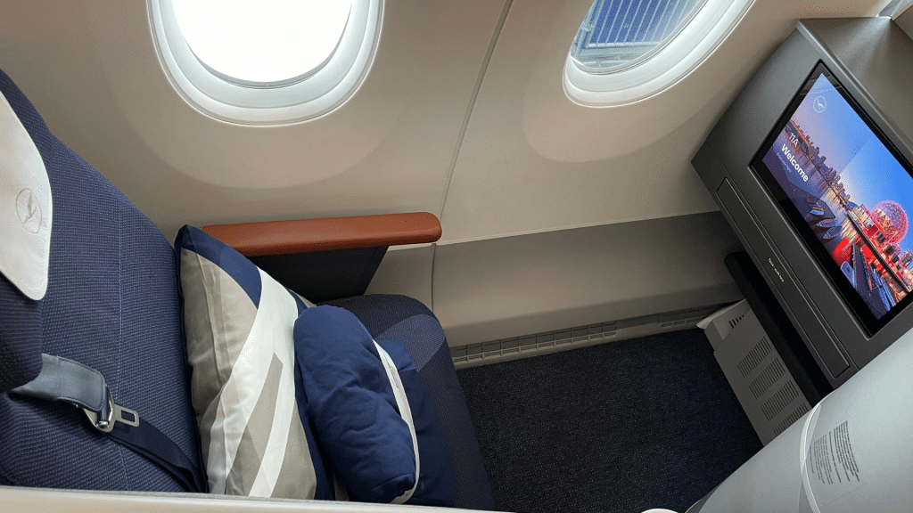 Lufthansa Allegris A350 Business Class Privacy Seat