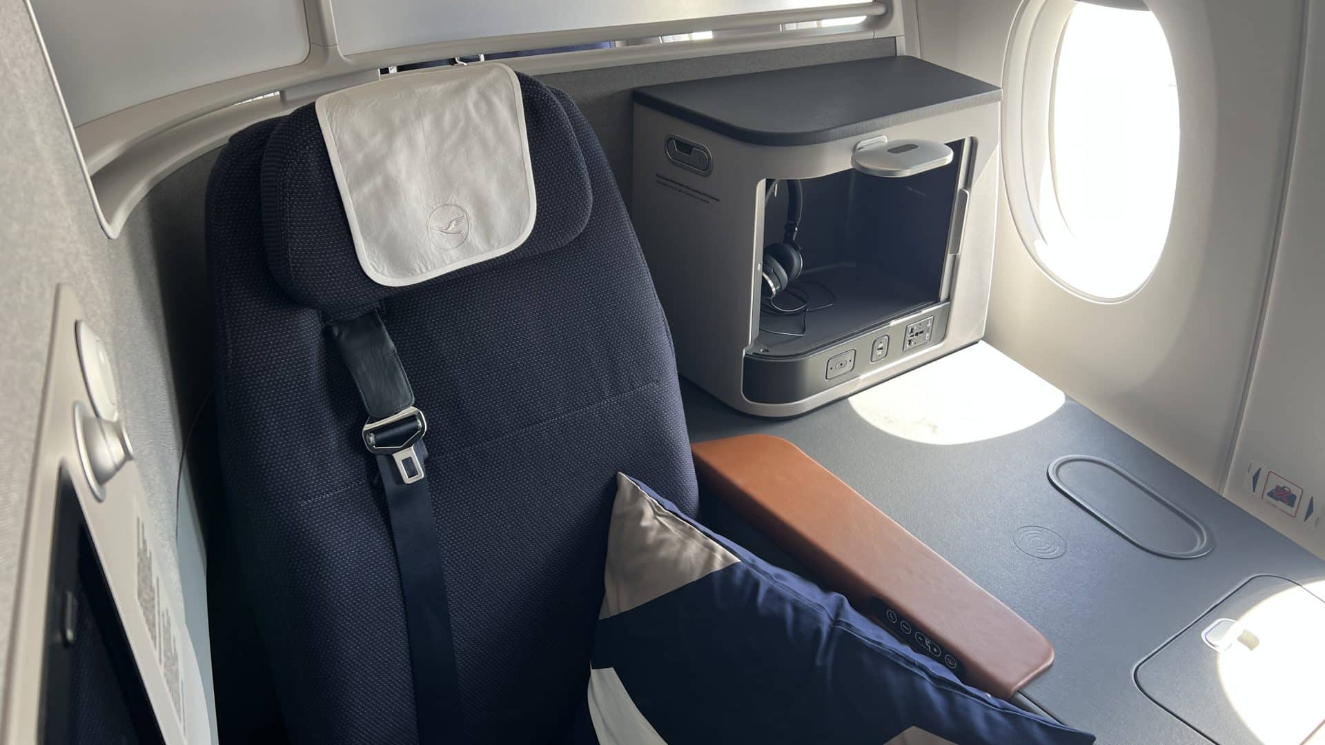 Lufthansa Allegris Business Class Suite Fenster 2