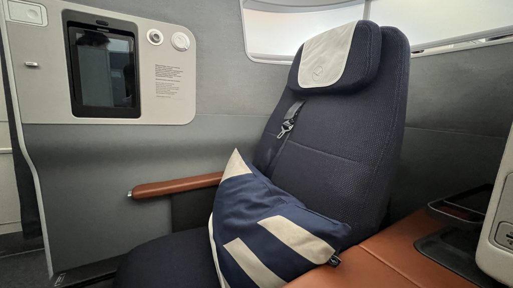 Lufthansa Allegris Business Class Suite