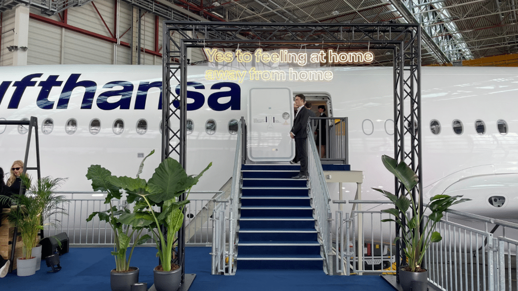 Lufthansa Allegris Preview Presse Event A350 Eingang
