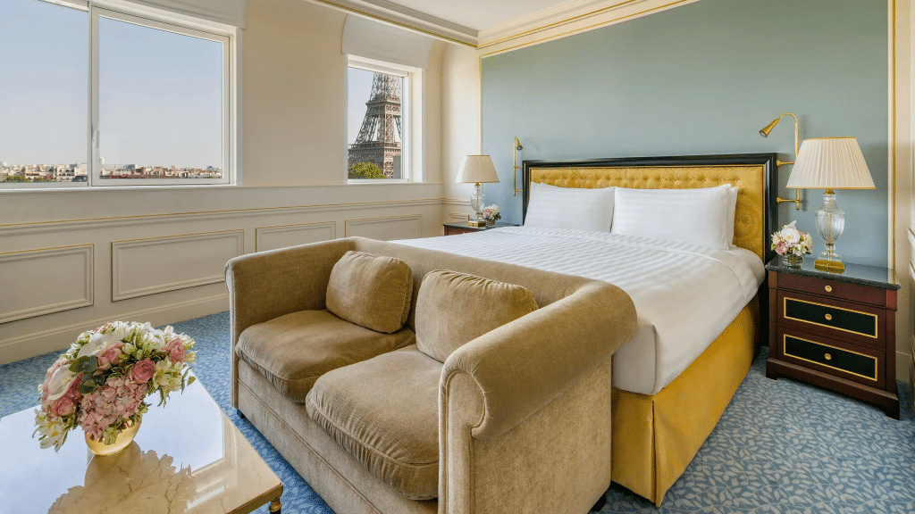 Shangri La Paris Zimmer mit Blick auf Eiffelturm
