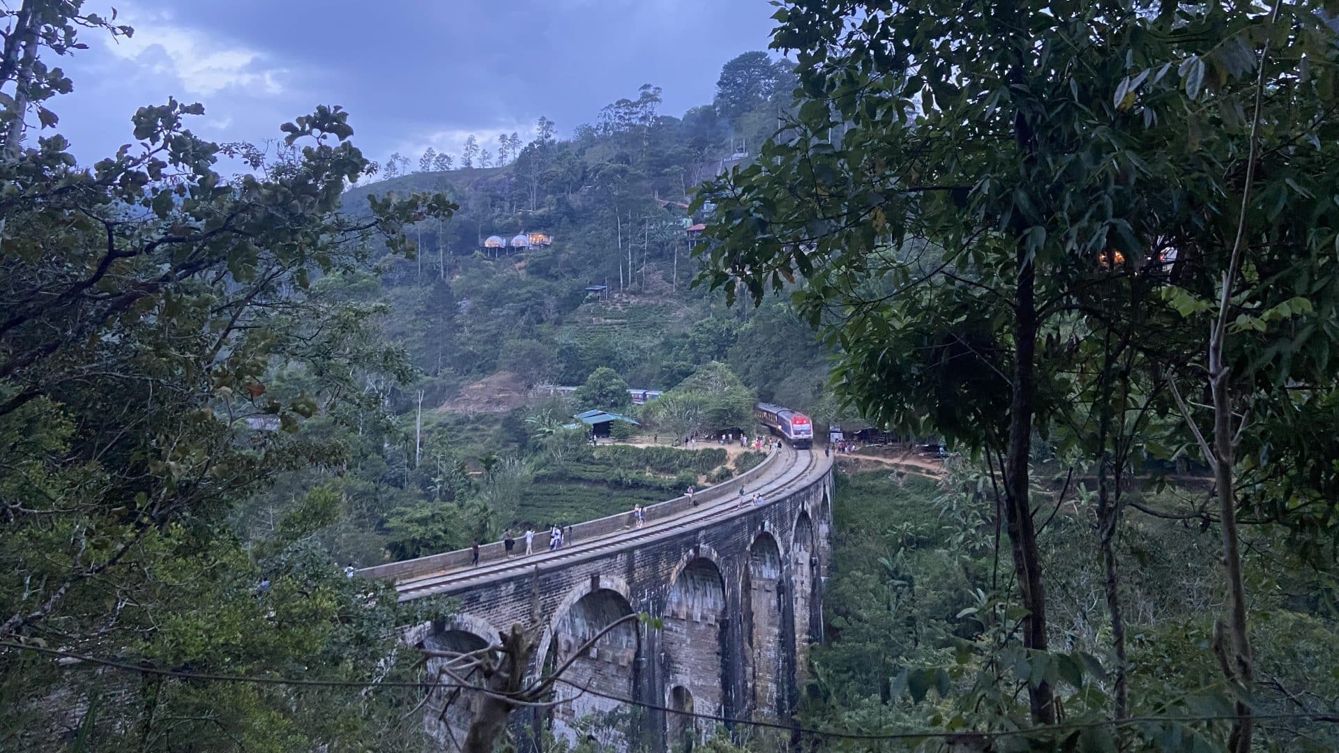 Die Nine Arches Bridge in Ella