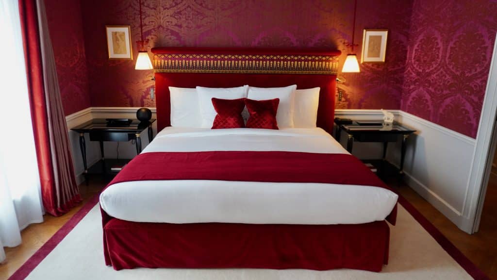 La Reserve Paris Prestige Suite Bedroom 