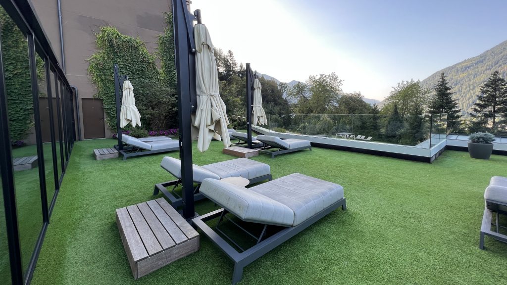 Lefay Resort Dolomiti Liegen Außen Terrasse