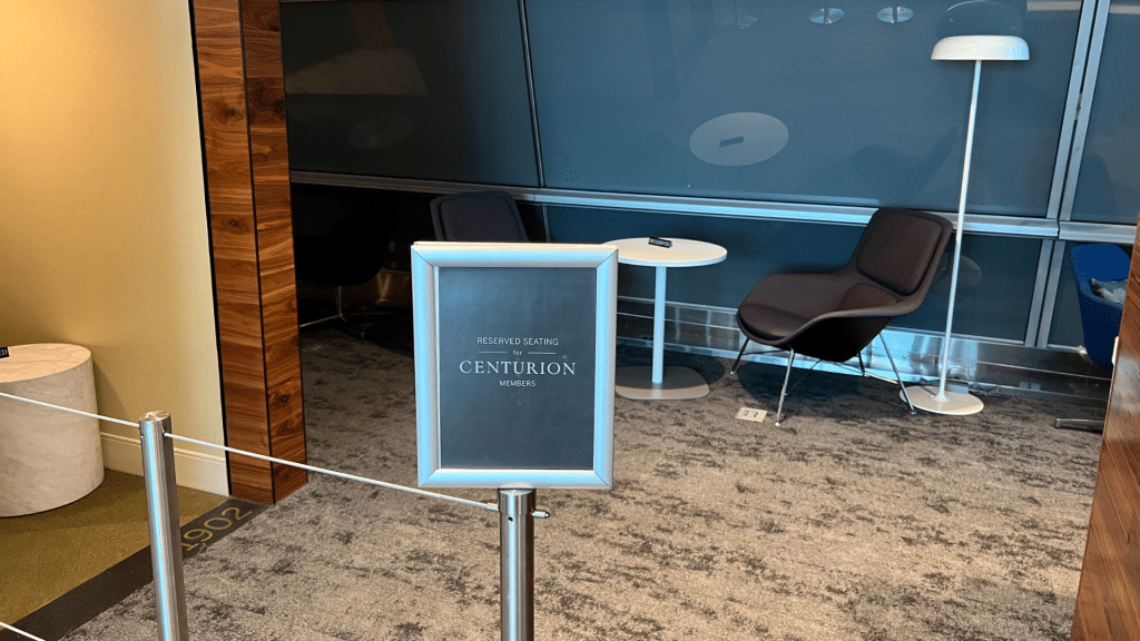 Seperater Sitzbereich Für Centurion Inhaber In Der Centurion Lounge In New York