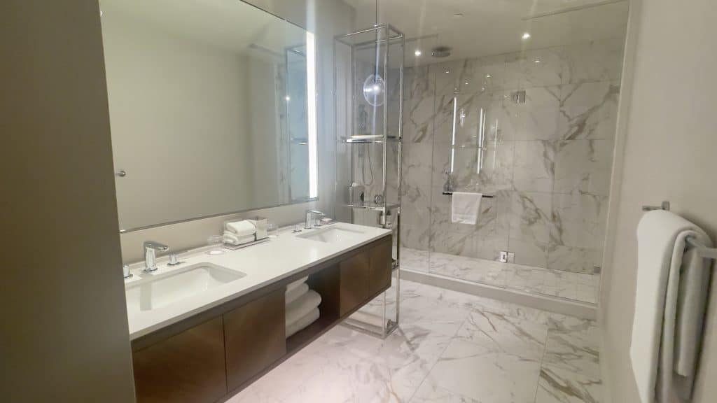 Bi-Level Suite oberes Badezimmer -  Park Hyatt Toronto