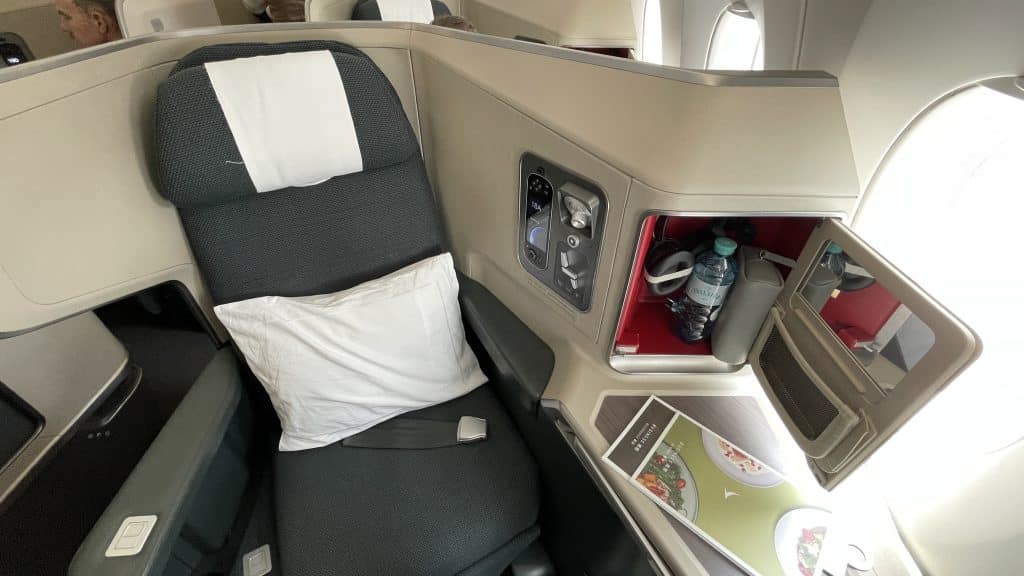 Cathay Pacific Business Class Airbus A350