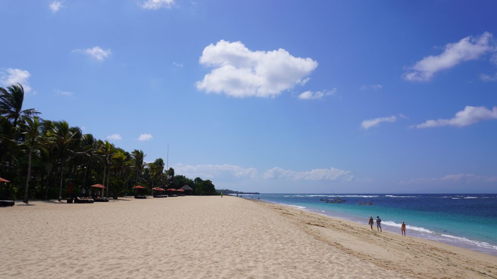 Strand im St. Regis Bali