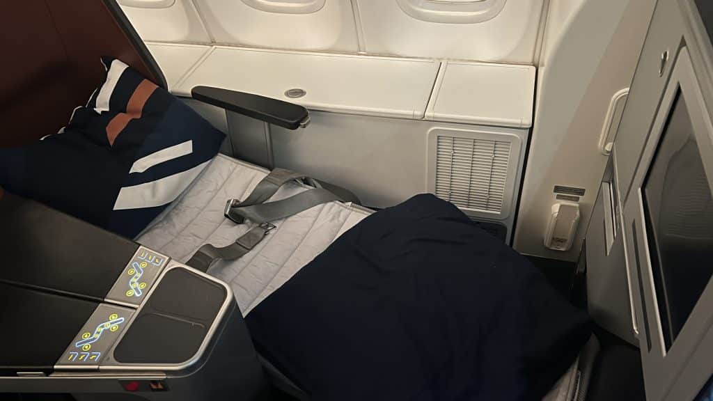 Lufthansa Business Class Boeing 747 8 Bett 