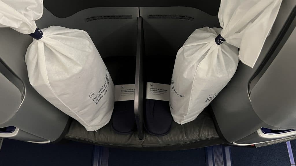 Lufthansa Business Class Boeing 747 8 Slipper Und Decke 