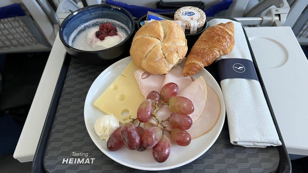 Lufthansa Business Class Kurzstrecke Fruehstueck