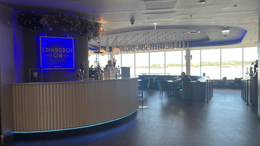Plaza Premium Lounge Edinburgh Bar