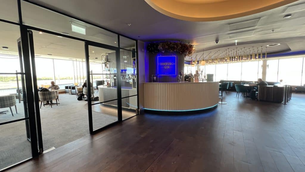 Plaza Premium Lounge Edinburgh Bar 