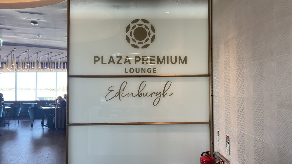 Plaza Premium Lounge Edinburgh Eingang 