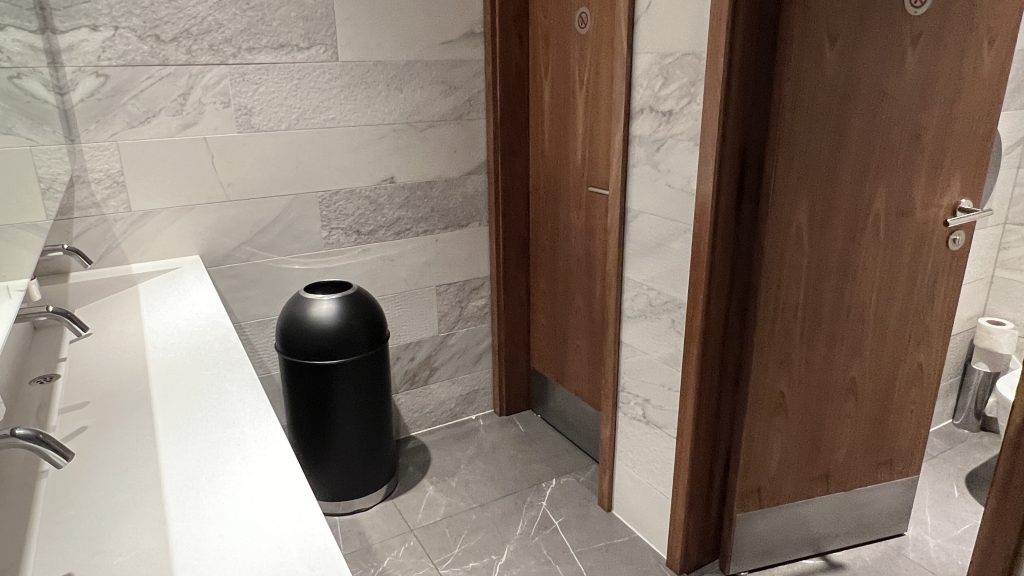 Plaza Premium Lounge Edinburgh Toiletten