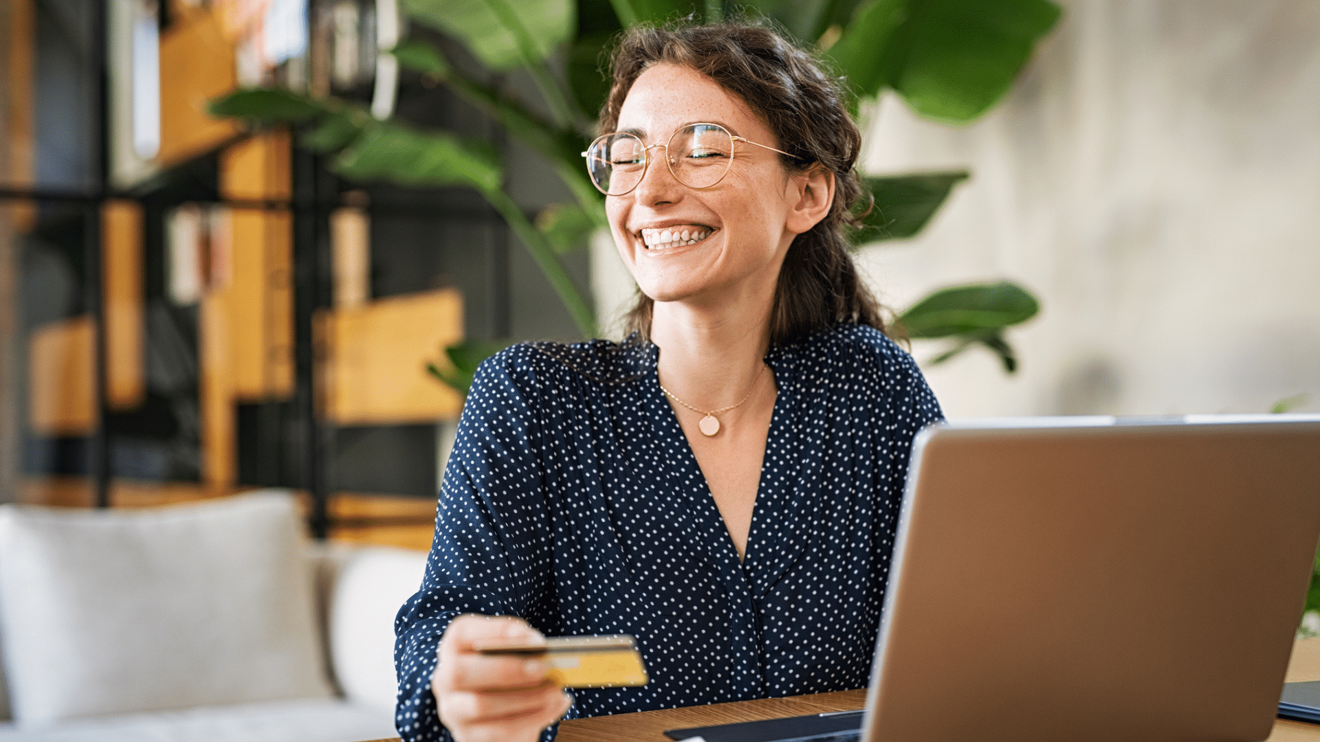 Kreditkarte Junge Menschen