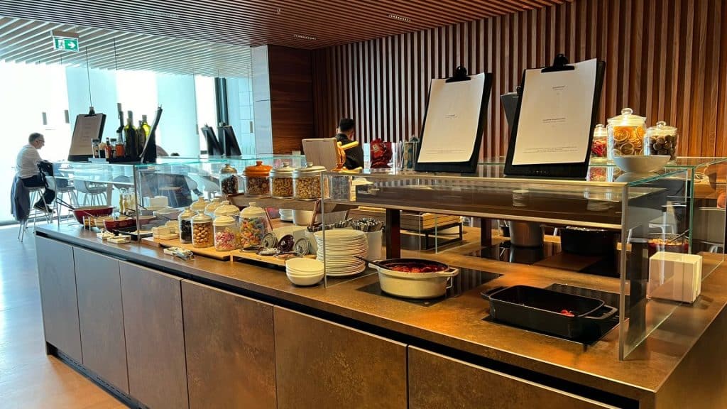 BER Lounge Tegel Buffet 