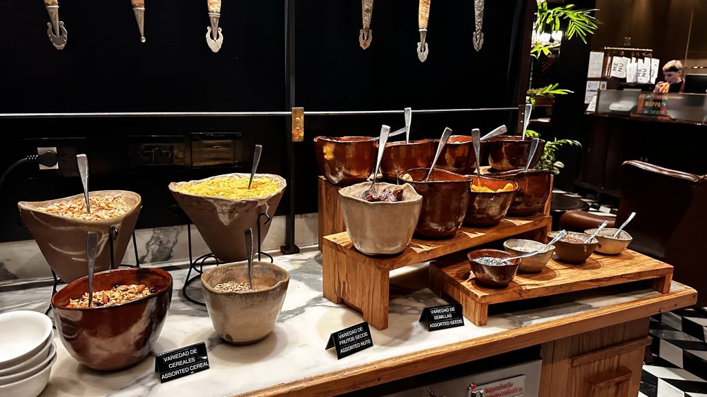 Four Seasons Buenos Aires Buffet Muesli Und Trockene Fruechte