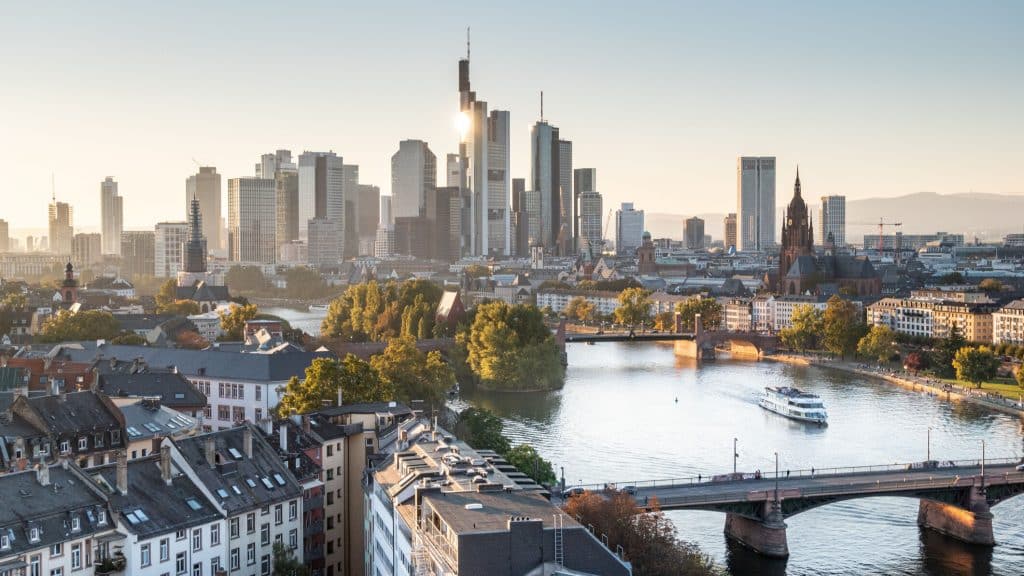 Finanzguru hat seinen Hauptsitz in Frankfurt am Main