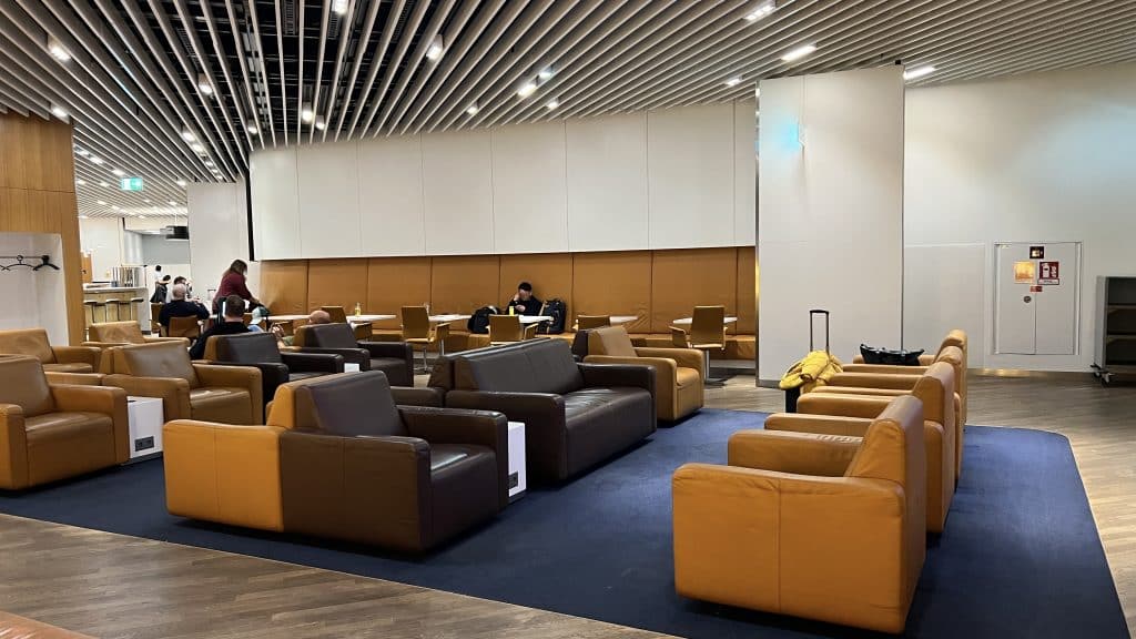 Lufthansa Senator Lounge Frankfurt A50 Sitzmoeglichkeiten