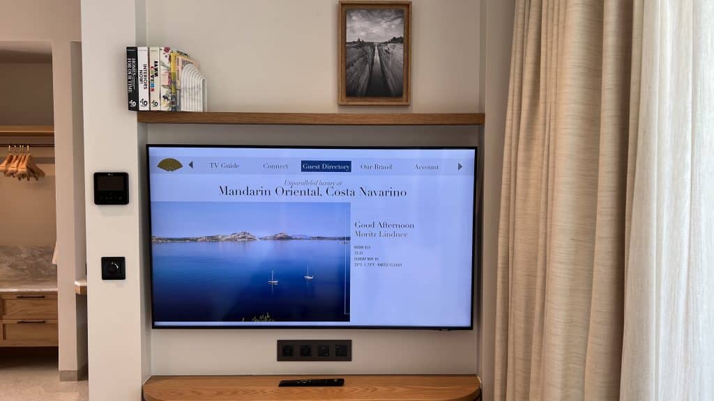 Mandarin Oriental Costa Navarino Fernseher 