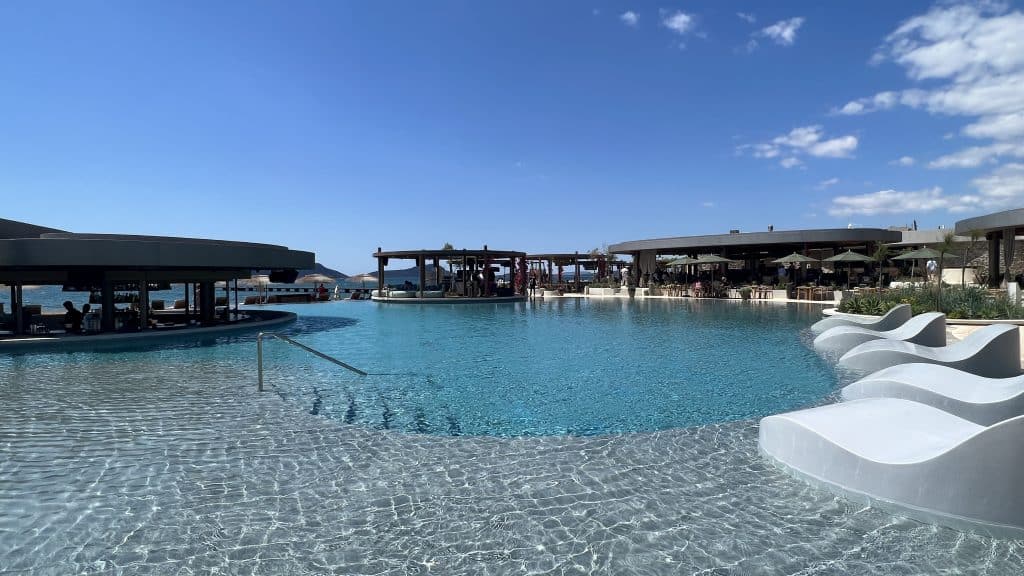 Mandarin Oriental Costa Navarino Grosser Pool 