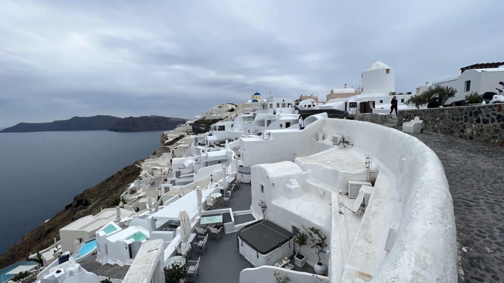 Mystique Santorini Gelaende Oben