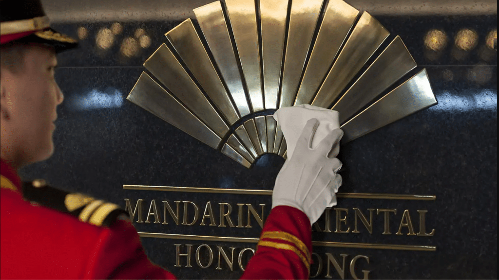 The Landmark Hotel Mandarin Oriental Hongkong Logo