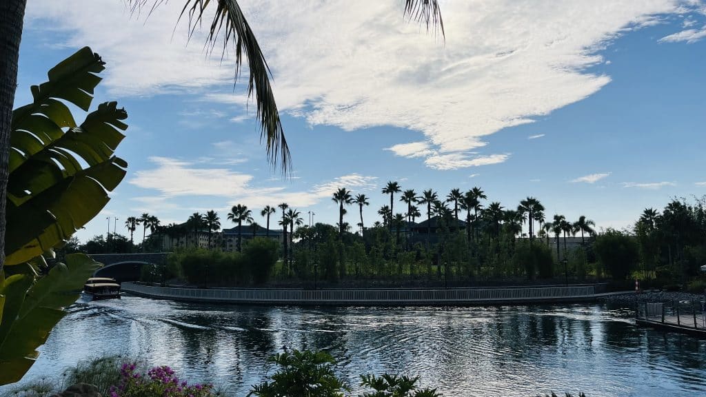 Wassertaxi Orlando Loews Sapphire Falls Resort