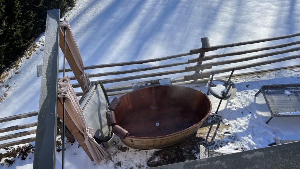 Mondi Chalets Am Grundlsee Aussen Badewanne